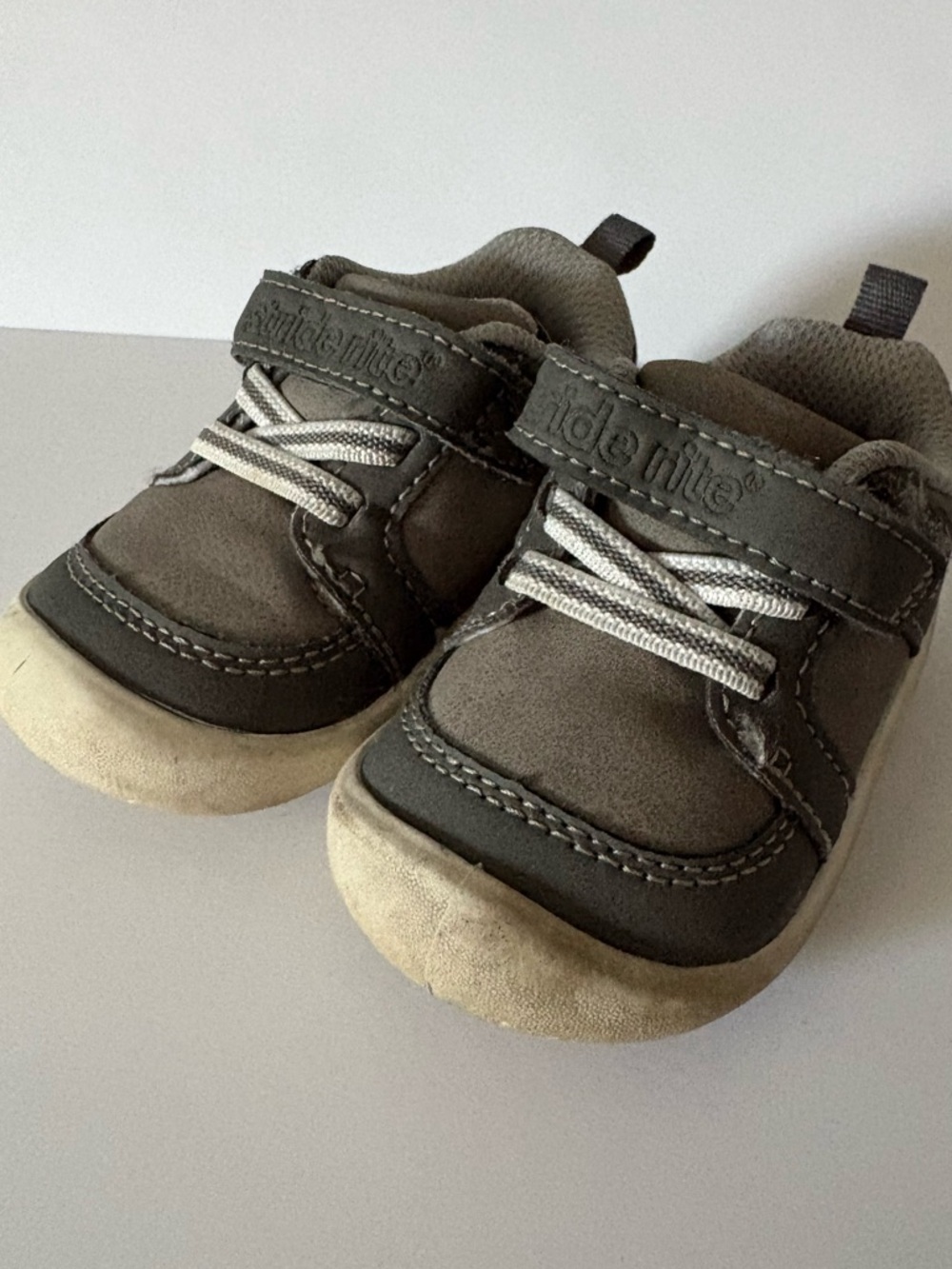 Stride Rite Miller Gray Sneakers - Size 3